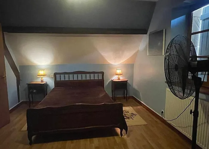 Сasa de vacaciones De La Plaine In 6 People Peyzac-le-Moustier